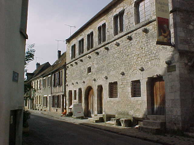 218 - DE NOUVEAU LA RUE, EN SORTANT DU RESTAURANT.jpg